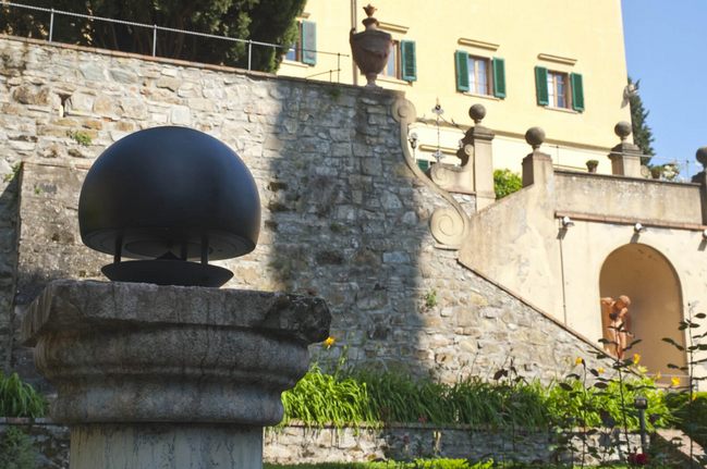 Spherina Floor_MATT BLACK painted Concrete BODIES
ONLY INDOOR